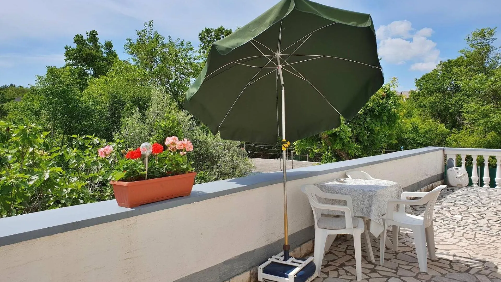 Guest house Apartments Bijelic Silo